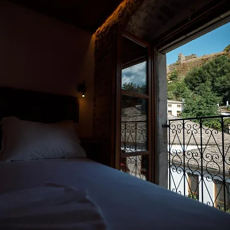 Kashah Hotel *