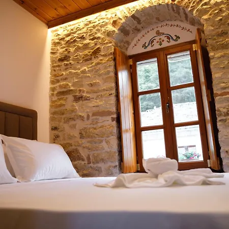Kashah Hotel *