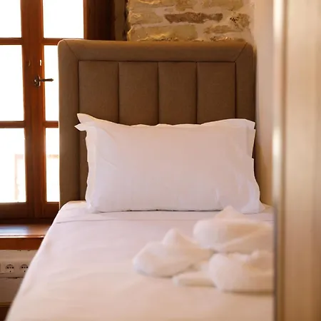 Kashah Hotel *