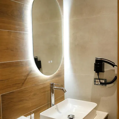 Kashah Hotel *